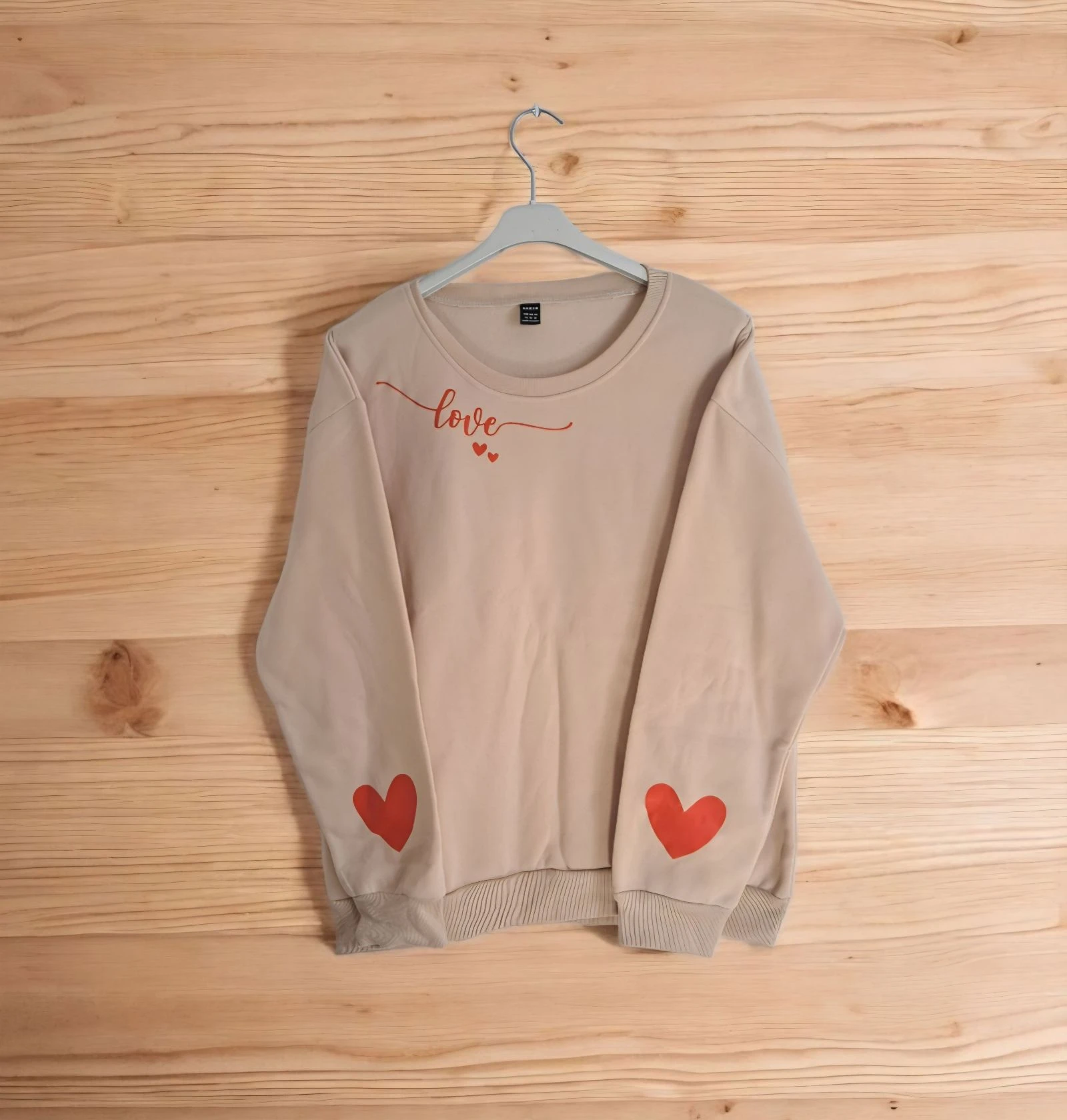 Sweat-shirt beige avec coeur – photo 4